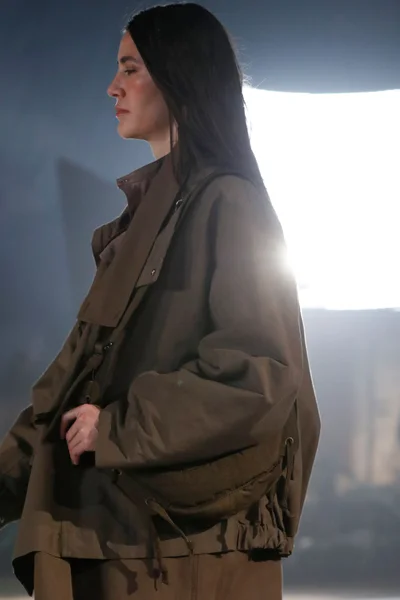 Look 28